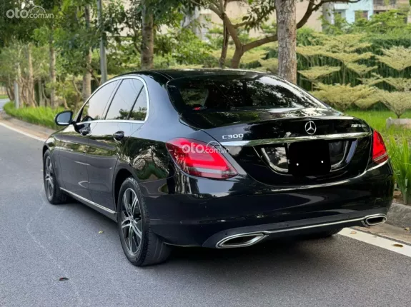 Mercedes-Benz C180 AMG 2020 - 888 triệu