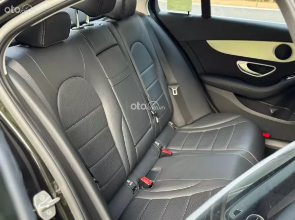 Mercedes-Benz C180 AMG 2020 - 888 triệu