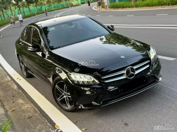 Mercedes-Benz C180 AMG 2020 - 888 triệu