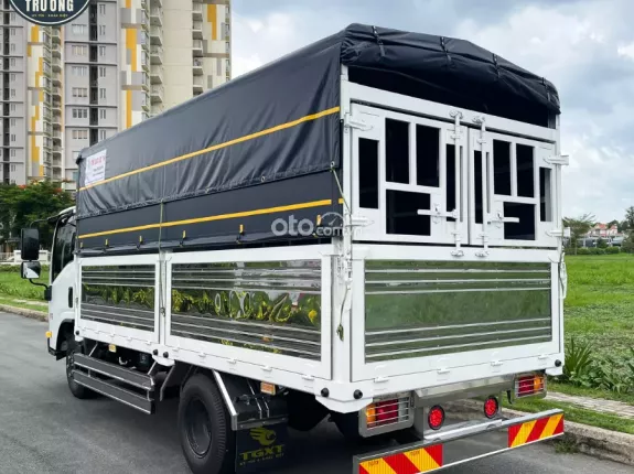 Isuzu QKR 210 2024 - Xe Tải ISUZU QKR210 Thùng mui bạt Tải 1.9T Dài 4.3m SX 2024