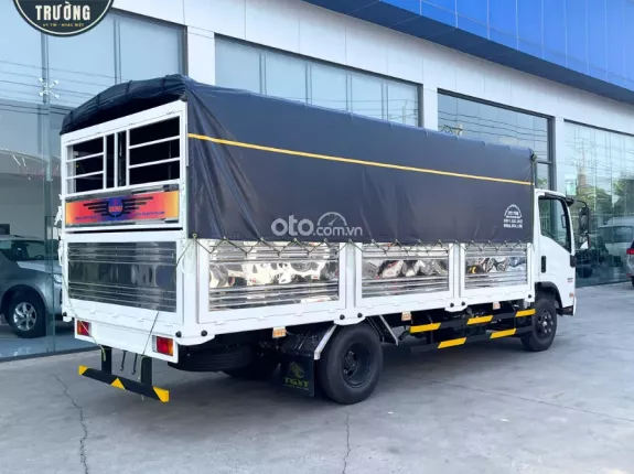 Isuzu NPR 400 2024 - Xe tải ISUXU NPR400 Thùng mui bạt Tải 3.5T Dài 5.2m