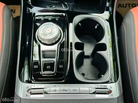 Kia Carnival 2.2D Signature 2022 - Động cơ dầu 2.2D - Hộp số tự động 8 cấp