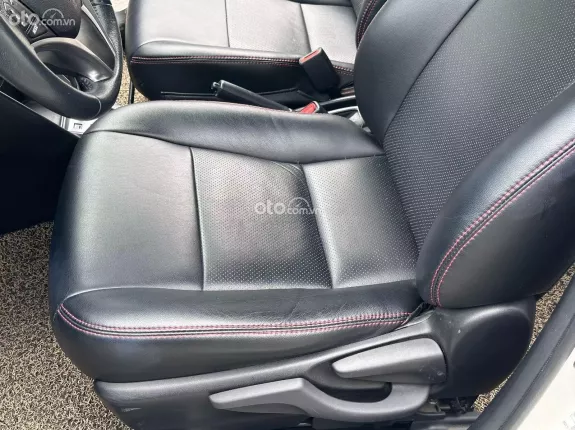 Toyota Yaris 1.5G 2017 - Xe phù hợp với các chị em văn phòng giá tốt cạnh tranh toàn quốc