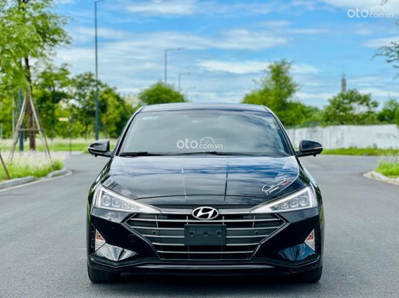 Hyundai Elantra 2.0 AT Cao cấp 2019 - Cần bán gấp thu hồi vốn