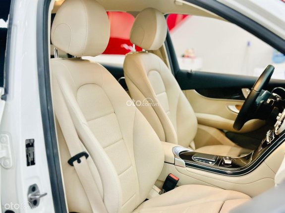 Mercedes-Benz GLC 200 2021 - Mercedes GLC200 model 2022