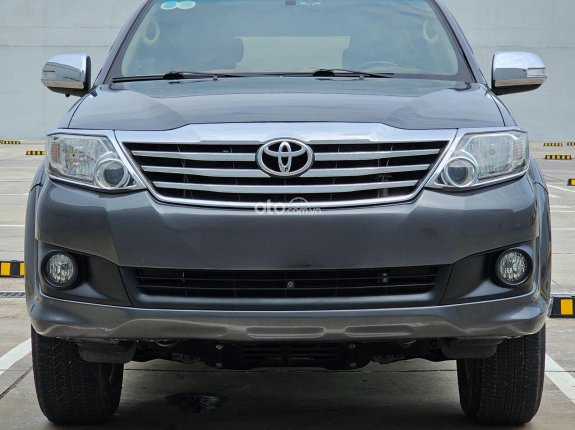 Toyota Fortuner 2.7 V 4X2 AT 2013 - Biển số Sài Gòn xe cực đẹp