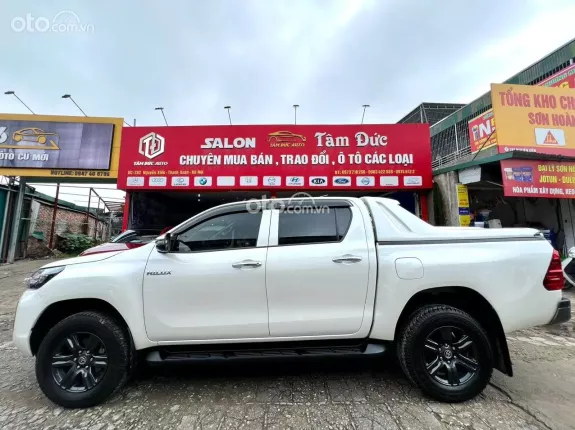 Toyota Hilux 2.4E 4×2 AT 2020 - Tư nhân lốp theo cả dàn - giá chỉ hơn 600tr