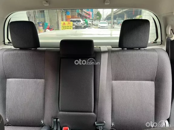 Toyota Hilux 2.4E 4×2 AT 2020 - Tư nhân lốp theo cả dàn - giá chỉ hơn 600tr