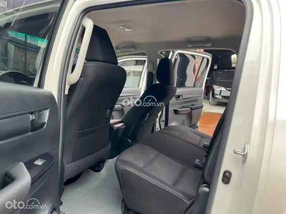 Toyota Hilux 2.4E 4×2 AT 2020 - Tư nhân lốp theo cả dàn - giá chỉ hơn 600tr