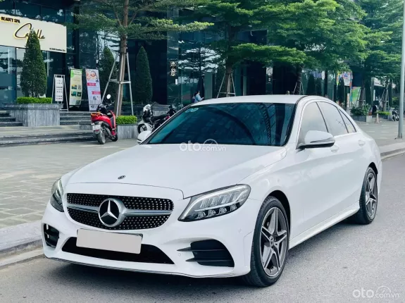 Mercedes-Benz C180 AMG 2021 - Chạy siêu ít 1,6v miles, 1 chủ từ mới, full lịch sử hãng