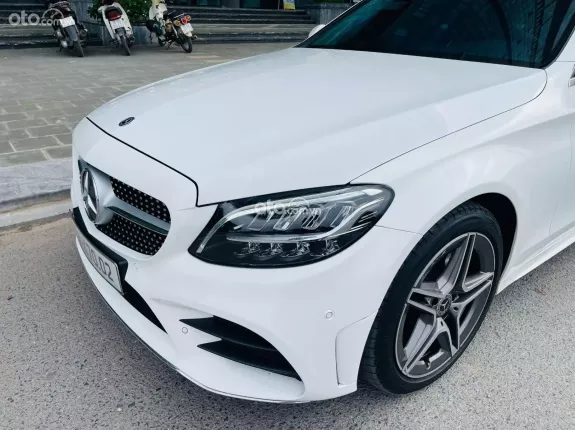 Mercedes-Benz C180 AMG 2021 - Chạy siêu ít 1,6v miles, 1 chủ từ mới, full lịch sử hãng