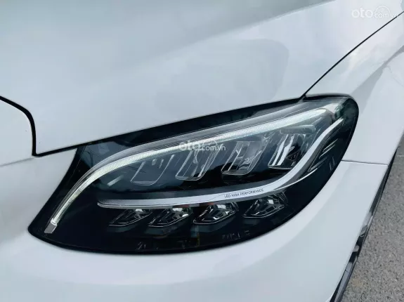 Mercedes-Benz C180 AMG 2021 - Chạy siêu ít 1,6v miles, 1 chủ từ mới, full lịch sử hãng