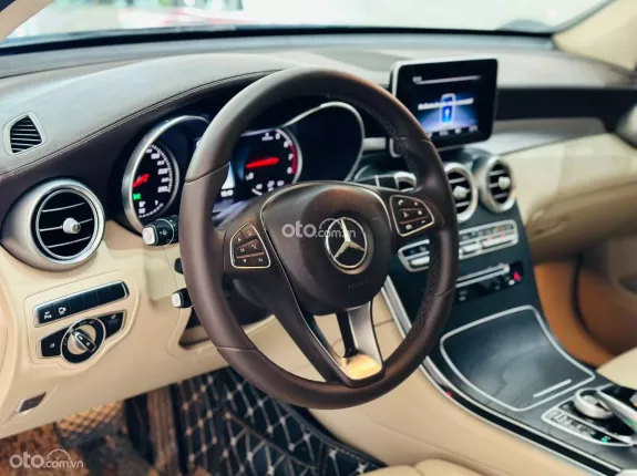 Mercedes-Benz GLC 300 4Matic 2018 - 1 tỷ 199 triệu