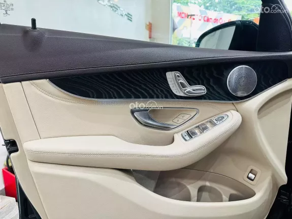 Mercedes-Benz GLC 300 4Matic 2018 - 1 tỷ 199 triệu