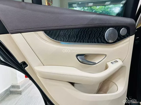 Mercedes-Benz GLC 300 4Matic 2018 - 1 tỷ 199 triệu