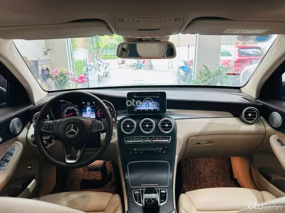 Mercedes-Benz GLC 300 4Matic 2018 - 1 tỷ 199 triệu