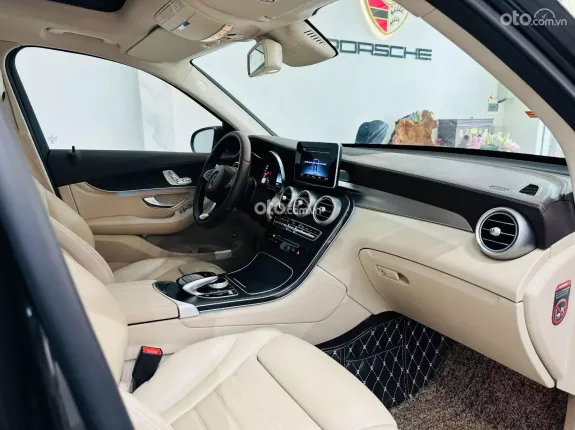 Mercedes-Benz GLC 300 4Matic 2018 - 1 tỷ 199 triệu