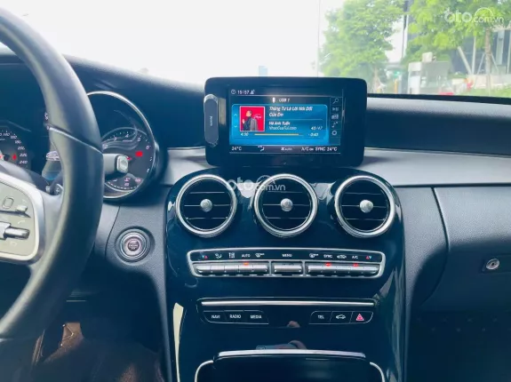 Mercedes-Benz C180 AMG 2021 - Chạy siêu ít 1,6v miles, 1 chủ từ mới, full lịch sử hãng