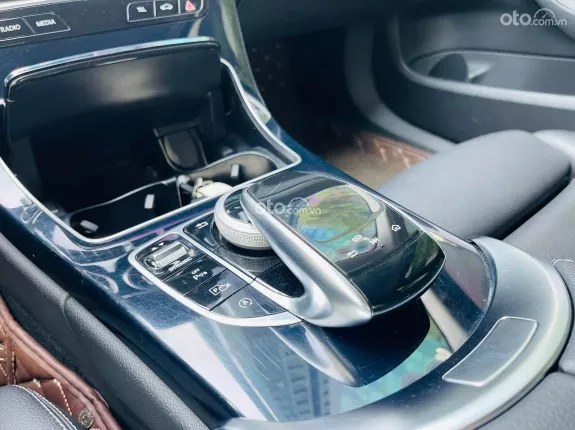 Mercedes-Benz C180 AMG 2021 - Chạy siêu ít 1,6v miles, 1 chủ từ mới, full lịch sử hãng