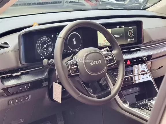 Kia Carnival 2.2D Signature 2023 - Lướt 9100km, mới 99%, hỗ trợ góp