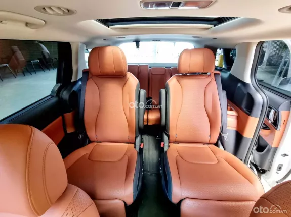 Kia Carnival 2.2D Signature 2023 - Lướt 9100km, mới 99%, hỗ trợ góp