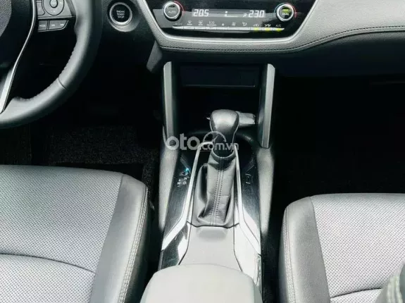 Toyota Corolla Cross 1.8 V  2021 - 735 triệu