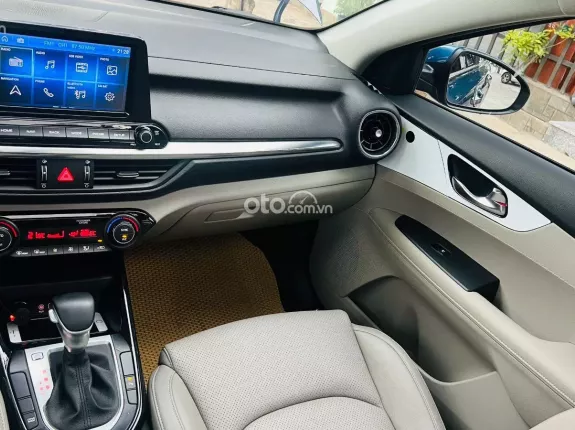 Kia Cerato 1.6 AT Luxury 2021 - 530 triệu