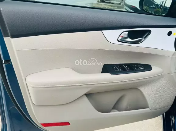 Kia Cerato 1.6 AT Luxury 2021 - 530 triệu