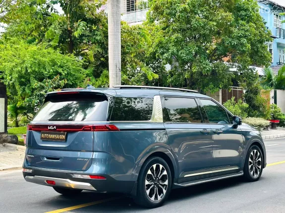 Kia Carnival 2.2D Signature 2022 - Nâng cấp: Ghế thương gia cao cấp có massage ghế, sưởi ghế, sàn gỗ, trần nỉ...