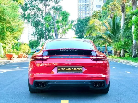 Porsche Panamera 3.0 V6 2018 - Đỏ sang chảnh lướt nhẹ 2 vạn