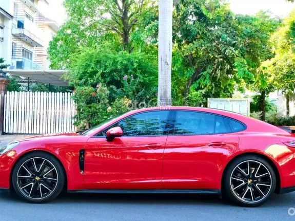 Porsche Panamera 3.0 V6 2018 - Đỏ sang chảnh lướt nhẹ 2 vạn