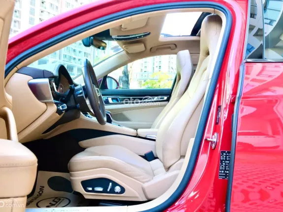 Porsche Panamera 3.0 V6 2018 - Đỏ sang chảnh lướt nhẹ 2 vạn