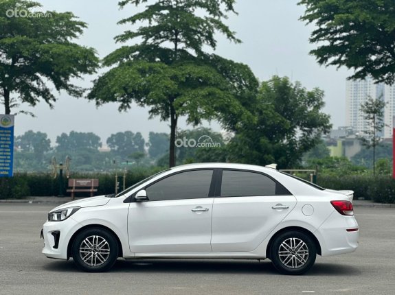 Kia Soluto AT Deluxe 2023 - Chạy 1,6 vạn thơm mùi mới, lên rất nhiều đồ chơi