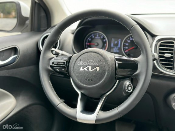 Kia Soluto AT Deluxe 2023 - Chạy 1,6 vạn thơm mùi mới, lên rất nhiều đồ chơi