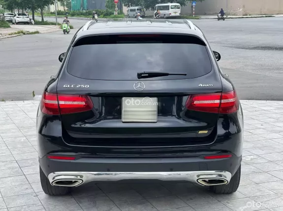 Mercedes-Benz GLC 250 4Matic 2016 - Xe đẹp, 1 chủ từ đầu, hỗ trợ trả góp 70%, giá tốt giao ngay
