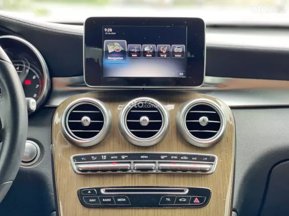 Mercedes-Benz GLC 250 4Matic 2016 - Xe đẹp, 1 chủ từ đầu, hỗ trợ trả góp 70%, giá tốt giao ngay