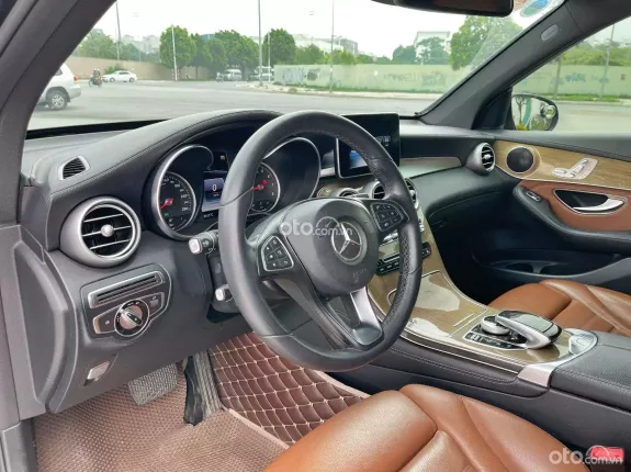 Mercedes-Benz GLC 250 4Matic 2016 - Xe đẹp, 1 chủ từ đầu, hỗ trợ trả góp 70%, giá tốt giao ngay
