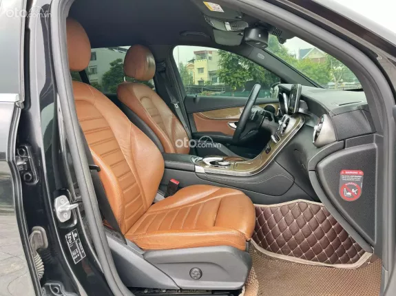 Mercedes-Benz GLC 250 4Matic 2016 - Xe đẹp, 1 chủ từ đầu, hỗ trợ trả góp 70%, giá tốt giao ngay