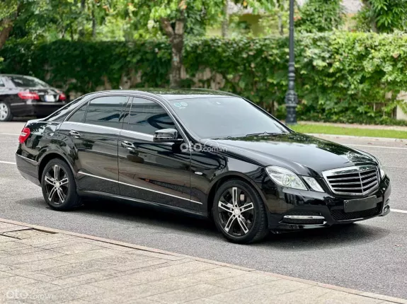 Mercedes-Benz E250 2010 - Gía tốt giao ngay, xe đẹp, trang bị nhiều Options
