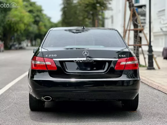 Mercedes-Benz E250 2010 - Gía tốt giao ngay, xe đẹp, trang bị nhiều Options