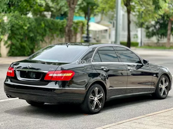 Mercedes-Benz E250 2010 - Gía tốt giao ngay, xe đẹp, trang bị nhiều Options