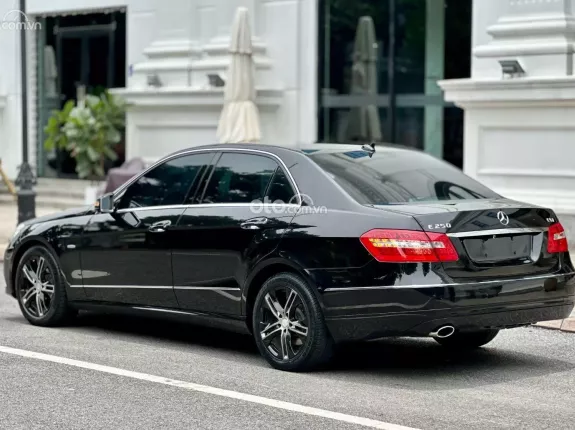 Mercedes-Benz E250 2010 - Gía tốt giao ngay, xe đẹp, trang bị nhiều Options