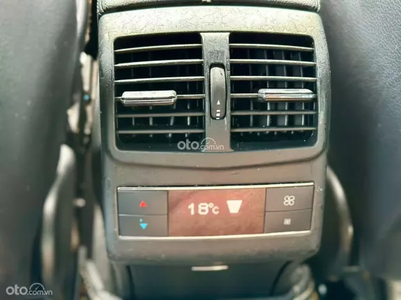 Mercedes-Benz E250 2010 - Gía tốt giao ngay, xe đẹp, trang bị nhiều Options