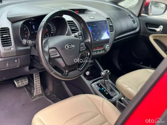 Kia Cerato 2.0 AT Premium 2017 - Xe đẹp, một chủ từ đầu giữ gìn, hỗ trợ trả góp lãi suất ưu đãi
