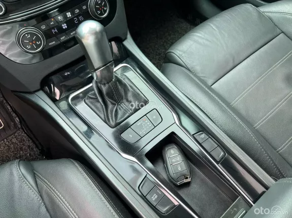 Peugeot 508 1.6L AT Turbo 2015 - Peugeot 508 1.6L AT Turbo 2015