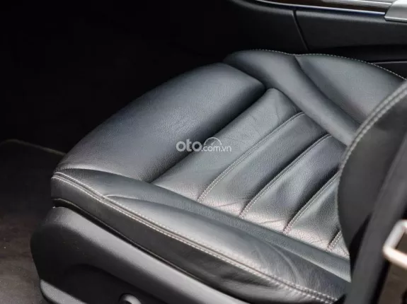 Mercedes-Benz C200 Exclusive 2019 - Xe bản FL có cửa sổ trời - Bao check xe thoải mái