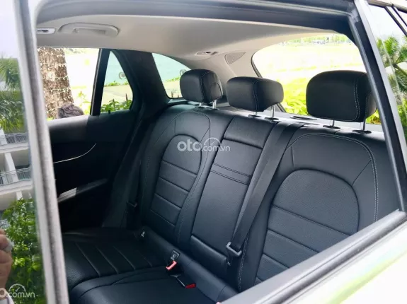 Mercedes-Benz GLC 200 4Matic 2021 - Model 2022 một chủ từ đầu, giá đẹp