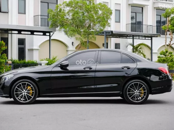 Mercedes-Benz C200 Exclusive 2019 - Model 2020 lướt nhẹ - Hỗ trợ bank 70%