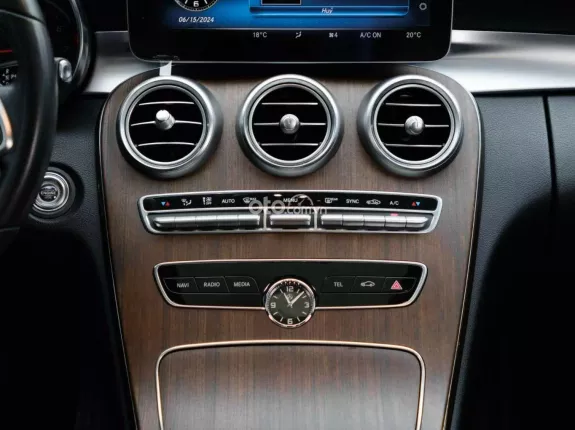 Mercedes-Benz C200 Exclusive 2019 - Model 2020 lướt nhẹ - Hỗ trợ bank 70%