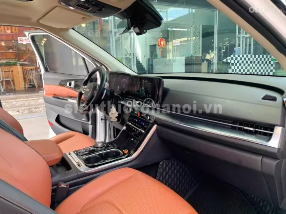 Kia Carnival 2.2D Signature 2021 - Xe màu trắng cực mới, biển thành phố, chạy lướt hơn 2 vạn km, trang bị full option